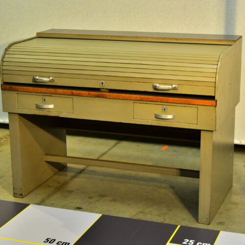 rolós fém íróasztal