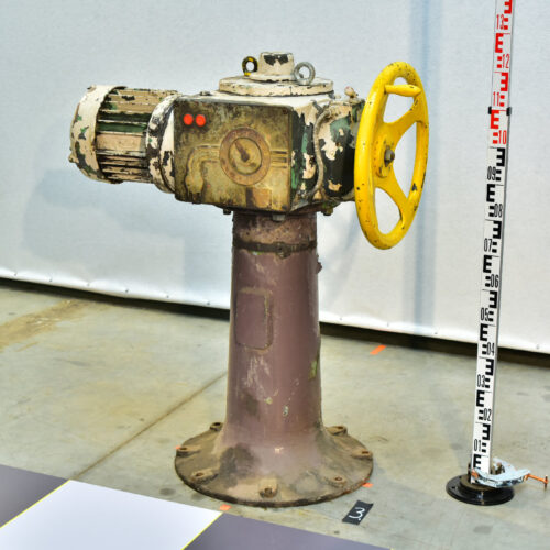 valve hand-wheel with servo on cast iron 'trumpet-style' base nr. 3