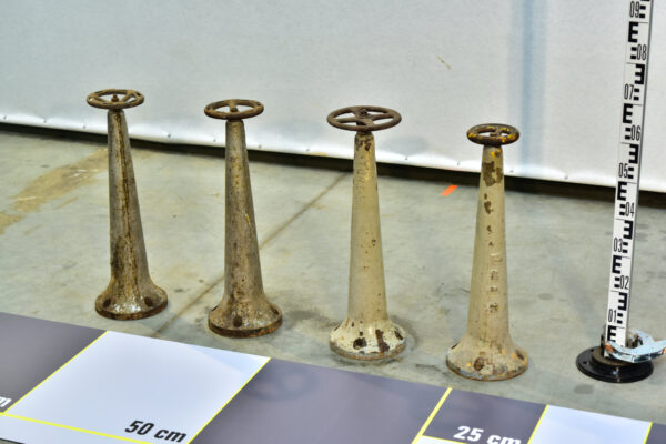 4 pieces of cast iron valve open-close handwheels with cast iron free-standing 'trumpet style' bases