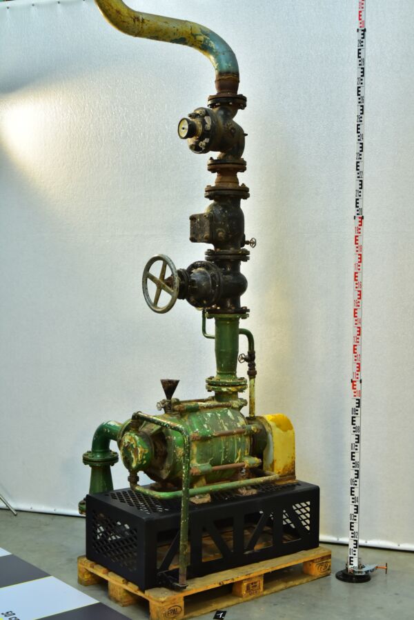 Cast-Iron Power Station Pump Assembly with Gauge and Handwheel – No. 1 Cast-Iron Power Station Pump Assembly with Gauge and Handwheel – No. 1