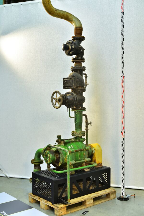 Cast-Iron Power Station Pump Assembly with Gauge and Handwheel – No. 3 Cast-Iron Power Station Pump Assembly with Gauge and Handwheel – No. 3
