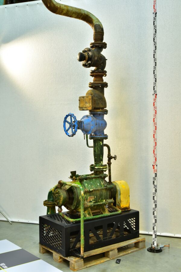 Cast-Iron Power Station Pump Assembly with Gauge and Handwheel – No. 5 Cast-Iron Power Station Pump Assembly with Gauge and Handwheel – No. 5
