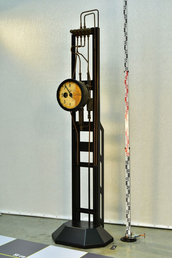 Power Station Liquid-Level Gauge with Valve Manifold and Pipe Connections – No. 2