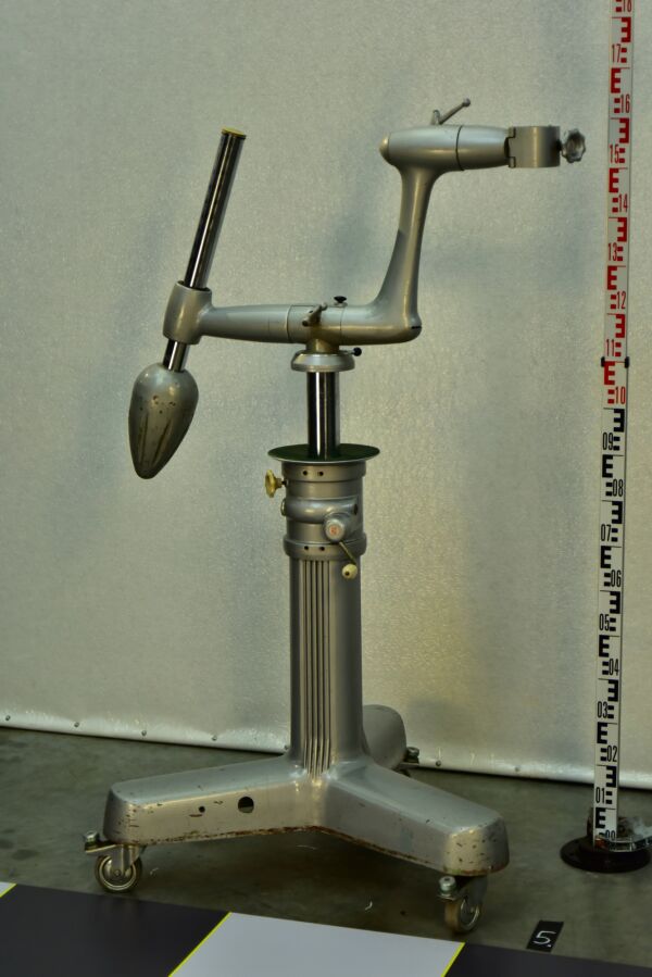 1960s Linhof Studio Master Medium-Heavy Studio Camera Stand – No. 5