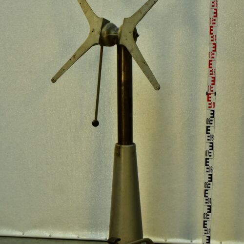 Nike Eskilstuna Sweden Hydraulic Drafting-Table Pedestal with Cast-Iron Trumpet / Tulip Base – No. 1 Nike Eskilstuna Sweden Hydraulic Drafting-Table Pedestal with Cast-Iron Trumpet / Tulip Base – No. 1