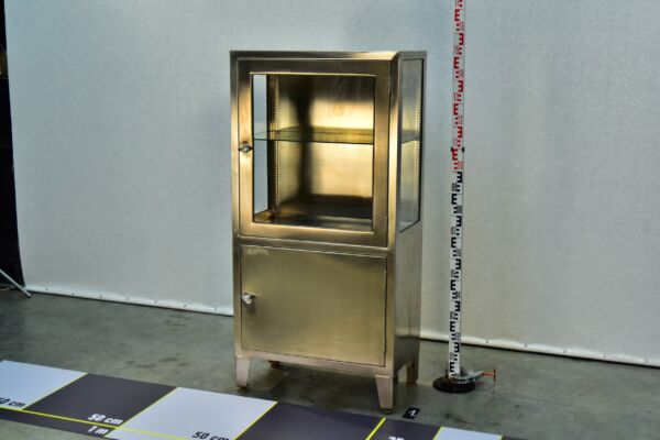 Low Surgical Display Cabinet in American Military Style – No. 1