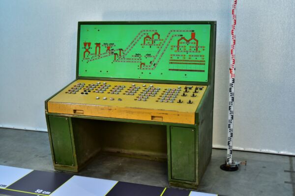 Power Station Control Panel / Operator Console Power Station Control Panel / Operator Console