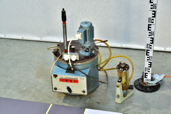 Magyar gyártmányú vintage laboratóriumi termosztát – 1970-es évek Magyar gyártmányú vintage laboratóriumi termosztát – 1970-es évek