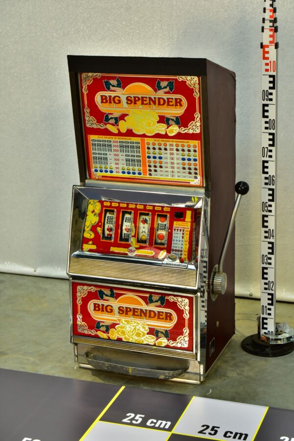 Bally Big Spender Coin-Operated Slot Machine / One-Armed Bandit – 1990s