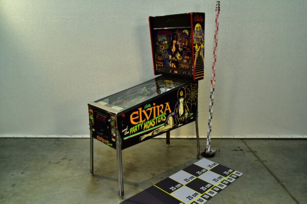 Bally Elvira and the Party Monsters Pinball Machine – 1980s