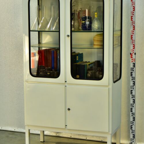 Height-Divided Double-Door Hungarian Medical Cabinet with Rubber-Gasket Glazing – No. 1