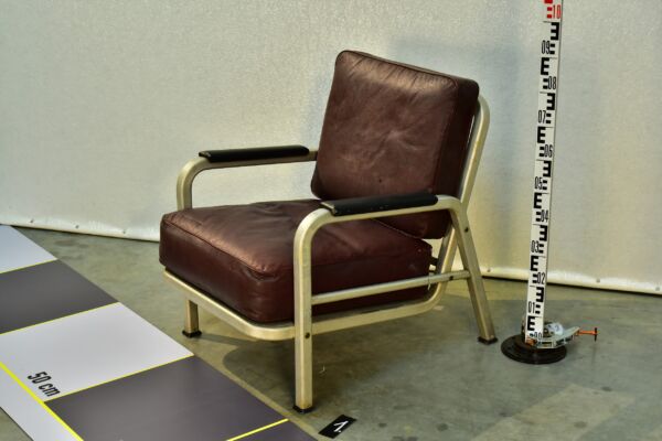 American Machine-Age Aluminium Armchair with Burgundy Upholstery – EMECO / General Fireproofing Style – No. 1 American Machine-Age Aluminium Armchair with Burgundy Upholstery – EMECO / General Fireproofing Style – No. 1