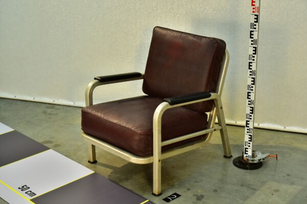 American Machine-Age Aluminium Armchair with Burgundy Upholstery – EMECO / General Fireproofing Style – No. 2 American Machine-Age Aluminium Armchair with Burgundy Upholstery – EMECO / General Fireproofing Style – No. 2