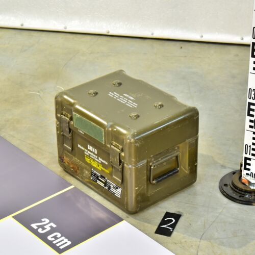 Bundeswehr BUND GFK glass-fibre composite military transport case – No. 2 Bundeswehr BUND GFK glass-fibre composite military transport case – No. 2