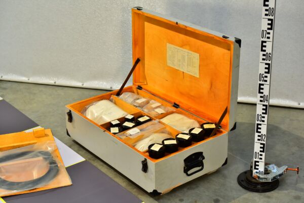 Russian military wooden case containing battleship periscope parts and lubricating greases – No. 1 – 2 Russian military wooden case containing battleship periscope parts and lubricating greases – No. 1 – 2