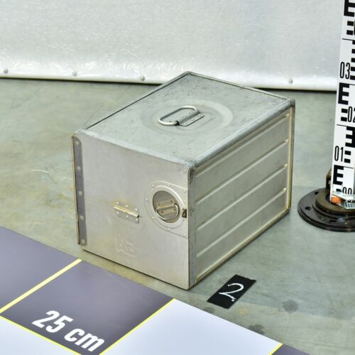 Standard aluminium aircraft galley catering container – No. 2 Standard aluminium aircraft galley catering container – No. 2