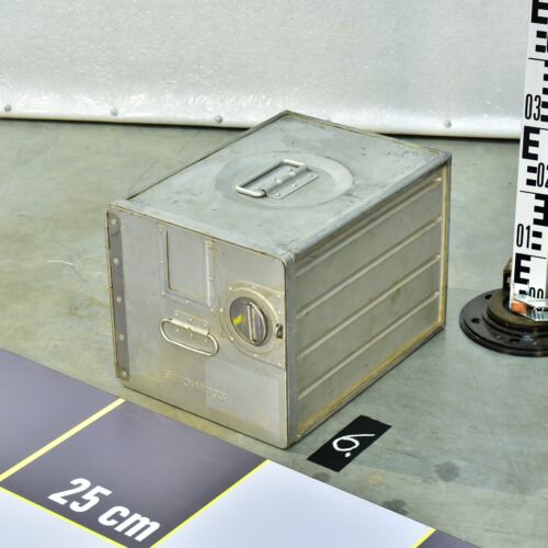 Standard aluminium aircraft galley catering container – No. 6