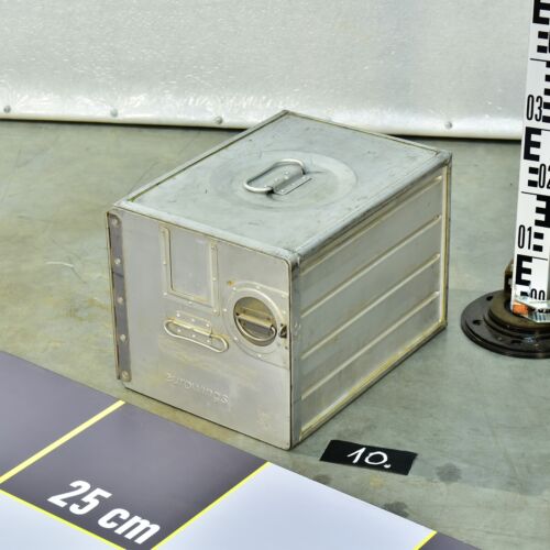 Standard aluminium aircraft galley catering container – No. 10 Standard aluminium aircraft galley catering container – No. 10