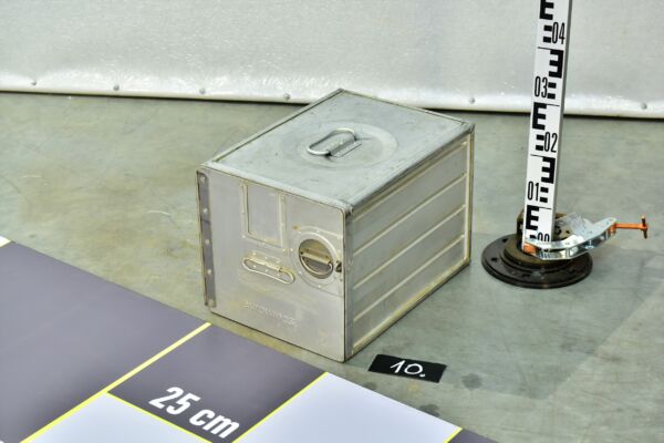Standard aluminium aircraft galley catering container – No. 10