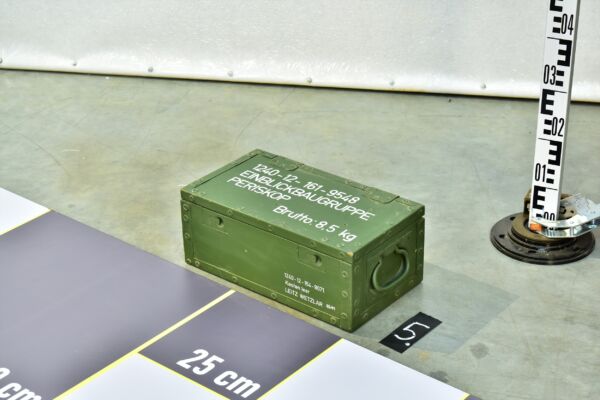 Bundeswehr BUND reinforced wooden PERISKOP military transport case – No. 5 Bundeswehr BUND reinforced wooden PERISKOP military transport case – No. 5