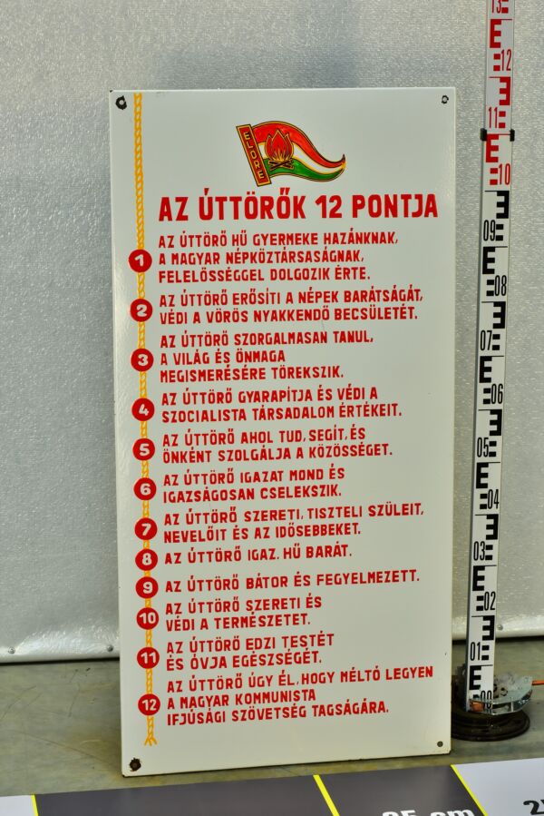 Socialist enamel sign – The Pioneers’ Twelve Points Socialist enamel sign – The Pioneers’ Twelve Points