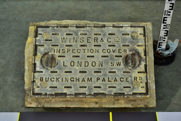 Rectangular London cast-iron manhole cover with installation frame Rectangular London cast-iron manhole cover with installation frame