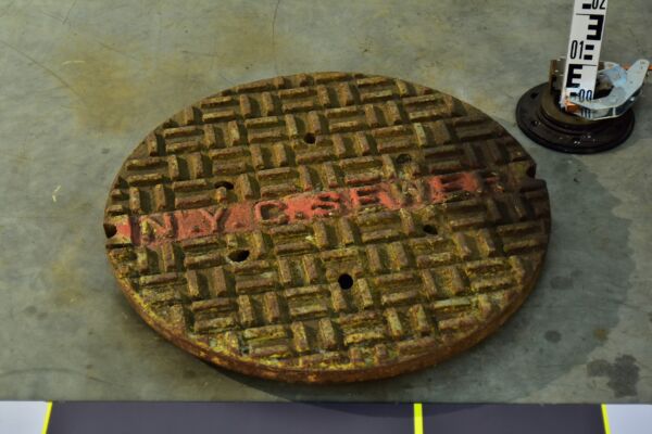 New York cast-iron manhole cover – NYC SEWER New York cast-iron manhole cover – NYC SEWER