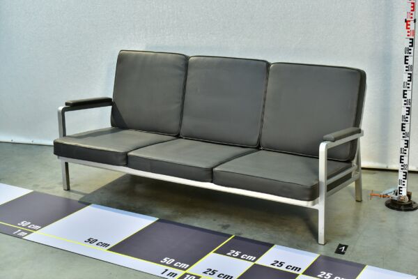 Machine-Age Three-Seat Aluminium Sofa, EMECO / General Fireproofing Style – No. 1 Machine-Age Three-Seat Aluminium Sofa, EMECO / General Fireproofing Style – No. 1