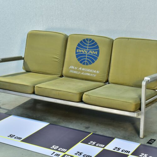 Machine-Age Three-Seat Aluminium Sofa, EMECO / General Fireproofing Style – No. 2 Machine-Age Three-Seat Aluminium Sofa, EMECO / General Fireproofing Style – No. 2