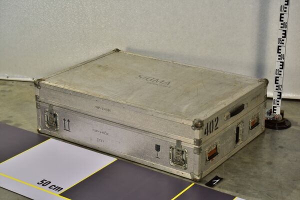 Low-Profile Textured Aluminium Flight Case – No. 1 Low-Profile Textured Aluminium Flight Case – No. 1