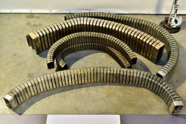 Industrial Cable-Carrier “Energy Chains”, Plastic–Stainless-Steel Object Group Industrial Cable-Carrier “Energy Chains”, Plastic–Stainless-Steel Object Group