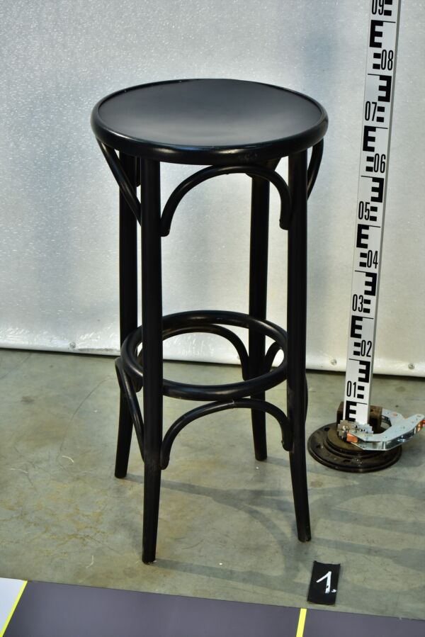 Thonet-Style Wooden Bar Stool – No. 1 Thonet-Style Wooden Bar Stool – No. 1