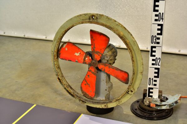 Falazatba épített ventilátor mozigépházból