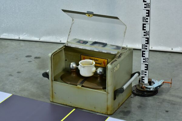 1960s Ultra-High-Voltage Oil Breakdown Tester 1960s Ultra-High-Voltage Oil Breakdown Tester