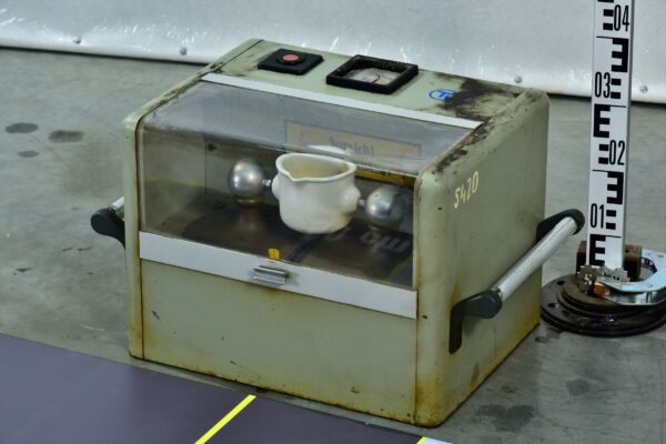1960s Ultra-High-Voltage Oil Breakdown Tester – 2 1960s Ultra-High-Voltage Oil Breakdown Tester – 2