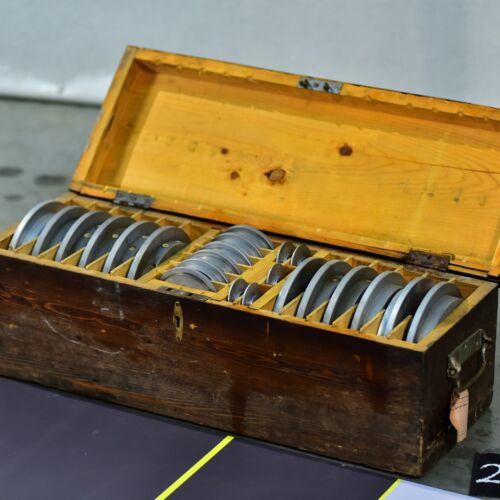 Pressure-Gauge Calibration Weight Set in Wooden Case – No. 2 Pressure-Gauge Calibration Weight Set in Wooden Case – No. 2
