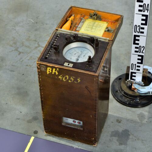 Power-Station Recording Instrument in Wooden Case Power-Station Recording Instrument in Wooden Case