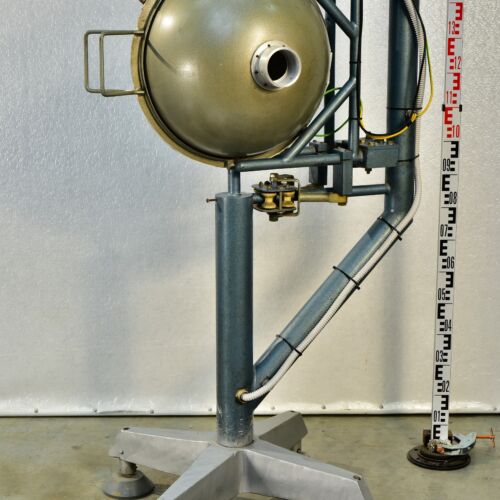 Small Ulbricht Integrating Sphere from a Light-Bulb Factory Laboratory Small Ulbricht Integrating Sphere from a Light-Bulb Factory Laboratory