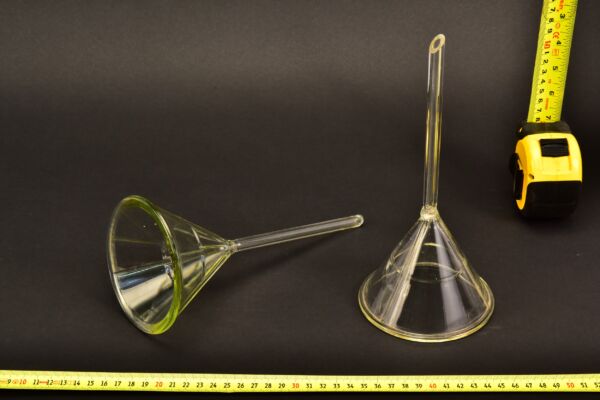 2-Piece Large Pressed-Glass Laboratory Funnel Set