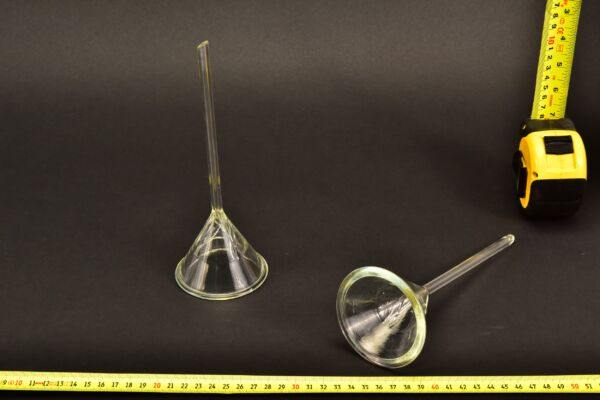 2-Piece Pressed-Glass Laboratory Funnel Set 2-Piece Pressed-Glass Laboratory Funnel Set