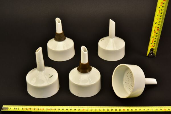 5-Piece Porcelain Büchner Funnel Set with Perforated Filter Plates 5-Piece Porcelain Büchner Funnel Set with Perforated Filter Plates