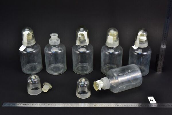 6-Piece Set of 1-Litre Clear Acid Bottles with Ground-Glass Stoppers and Glass Protective Caps – Glassworks Find, No. 4 6-Piece Set of 1-Litre Clear Acid Bottles with Ground-Glass Stoppers and Glass Protective Caps – Glassworks Find, No. 4