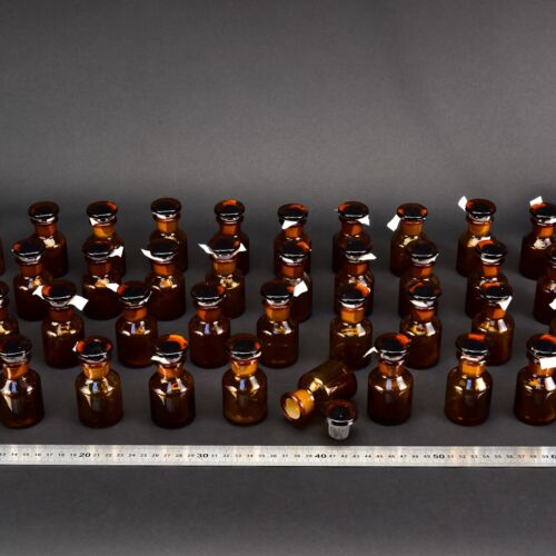 40-Piece Set of Small 30 ml Amber Laboratory Powder Bottles with Ground-Glass Stoppers – No. 1 40-Piece Set of Small 30 ml Amber Laboratory Powder Bottles with Ground-Glass Stoppers – No. 1