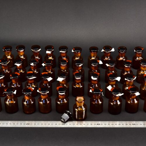 40-Piece Set of Small 30 ml Amber Laboratory Powder Bottles with Ground-Glass Stoppers – No. 2 40-Piece Set of Small 30 ml Amber Laboratory Powder Bottles with Ground-Glass Stoppers – No. 2