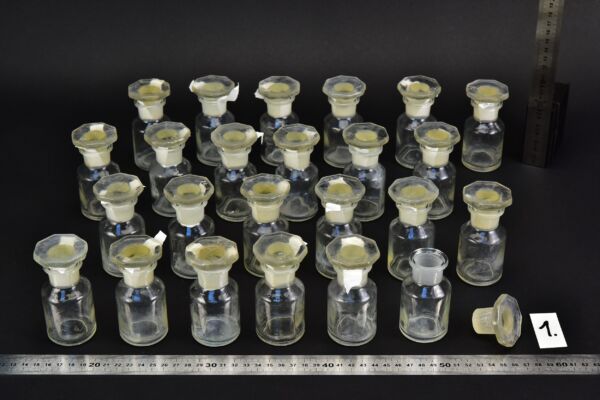 24-Piece Set of Small 50 ml Clear Laboratory Powder Bottles with Faceted Ground-Glass Stoppers – No. 1 24-Piece Set of Small 50 ml Clear Laboratory Powder Bottles with Faceted Ground-Glass Stoppers – No. 1