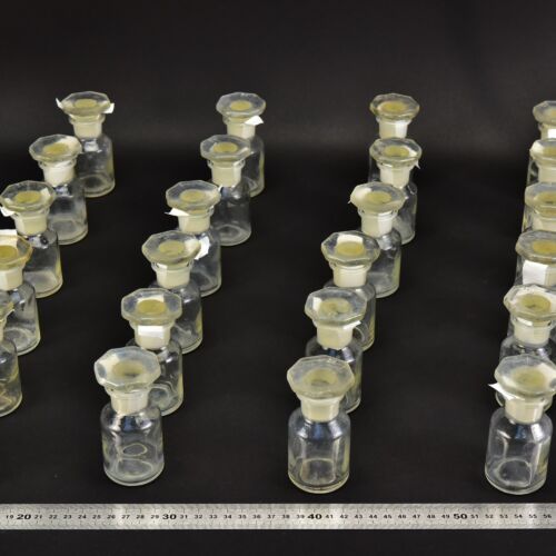 24-Piece Set of Small 50 ml Clear Laboratory Powder Bottles with Faceted Ground-Glass Stoppers – No. 3 24-Piece Set of Small 50 ml Clear Laboratory Powder Bottles with Faceted Ground-Glass Stoppers – No. 3