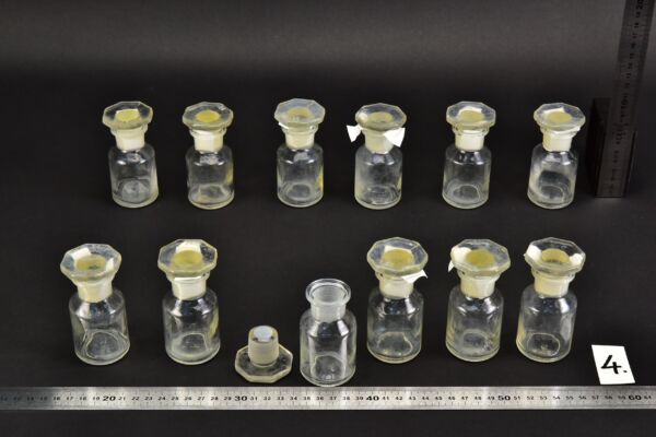 12-Piece Set of Small 50 ml Clear Laboratory Powder Bottles with Faceted Ground-Glass Stoppers – No. 4 12-Piece Set of Small 50 ml Clear Laboratory Powder Bottles with Faceted Ground-Glass Stoppers – No. 4