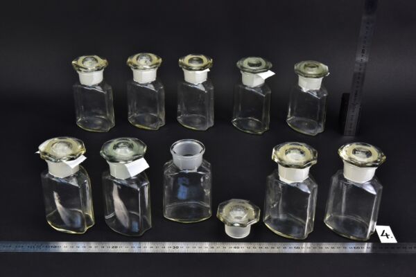 10-Piece Set of Clear Faceted Laboratory Powder Bottles with Shaped Ground-Glass Stoppers – No. 4 10-Piece Set of Clear Faceted Laboratory Powder Bottles with Shaped Ground-Glass Stoppers – No. 4