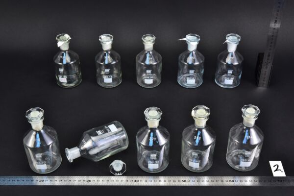 10-Piece Set of Clear 250–300 ml Winkler Oxygen Determination Bottles with Numbered Ground-Glass Stoppers – No. 2 10-Piece Set of Clear 250–300 ml Winkler Oxygen Determination Bottles with Numbered Ground-Glass Stoppers – No. 2