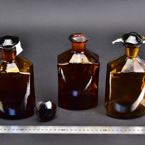 3-Piece Set of Large 1-Litre Amber Faceted Laboratory Liquid Bottles with Shaped Ground-Glass Stoppers – No. 2 3-Piece Set of Large 1-Litre Amber Faceted Laboratory Liquid Bottles with Shaped Ground-Glass Stoppers – No. 2